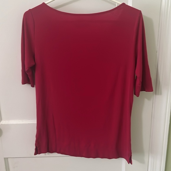 Vineyard Vines Short Sleeve Top in Cranberry EUC - Picture 6 of 6